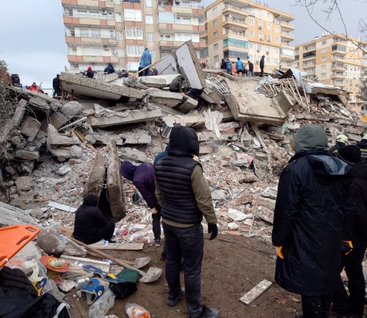 Hjelper Tyrkia og Syria under samme Vippsnummer