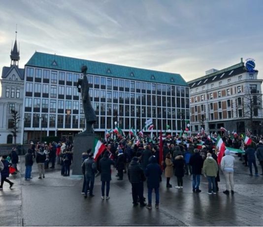 På hvilken side står egentlig Norges utenriksdepartement? | Masoud Ebrahimnejad
