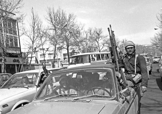 640px-Group_of_Armed_Revolutionaries,_Tehran_-_February_1979