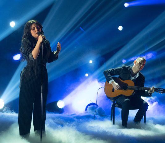 Slipper nedstrippet versjon av “Queen of Kings”