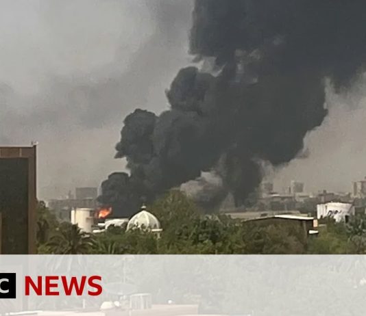 22 norske borgere reiste ut fra Sudan med norsk fly tidlig onsdag morgen