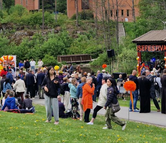 Holdt pinsefestival med fokus på mangfoldsrepresentasjon