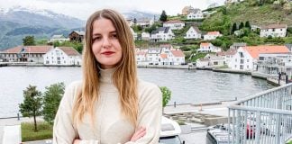 Iryna skal holde hovedtale på 17. mai i Suldal Iryna Krochuk og datteren bor nå på Sand i Suldal kommune etter å ha flyktet fra Ukraina.