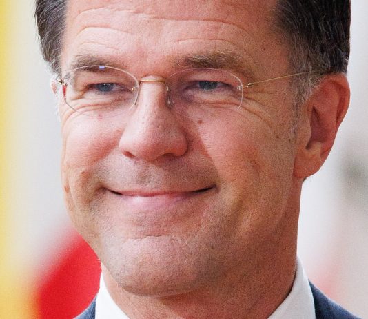 Nederlands regjering raknet etter uenighet om asylpolitikk