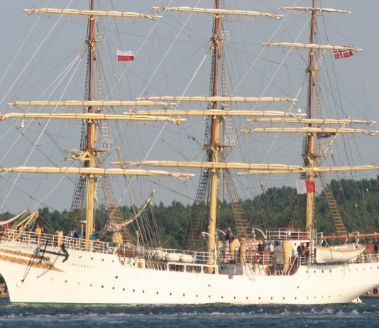 Skoleskip spanderer tur for ukrainske flyktninger