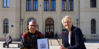 Khalid Salimi får utmerkelse fra Nobels Fredssenter