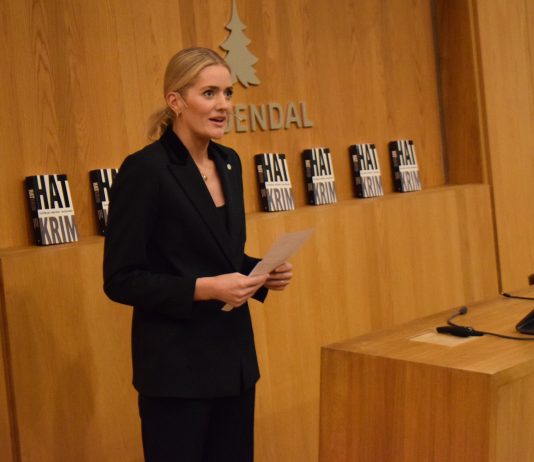 Justisministeren og Brenna vil orientere om Ukraina-flyktninger mandag