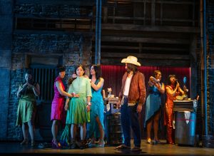 Bildet fra "Miss Saigon", Folketeatret 2023