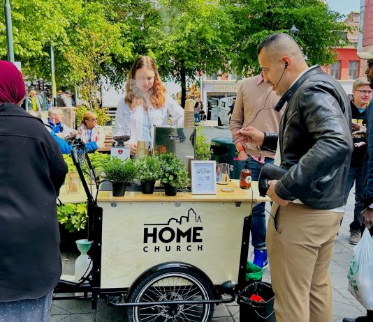 Bente vil nå frem til innvandrere med Home Church