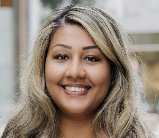 Ishita Barua gir ut bok og kåres til en av Norges fremste Tech-kvinner
