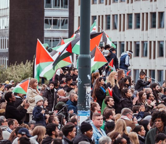 Det er langt på overtid. Nå må Norge stå opp for et fritt Palestina, på ordentlig!