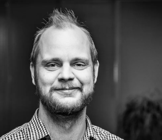 Mímir Kristjánsson: – En ting som hjelper fattige folk ut av fattigdom, er å gi dem penger