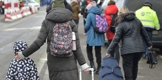 Beskjed til ordførere i Østfold: Menneskerettigheter må ikke bli sparetiltak i kommunene! Ukrainske flyktninger på flukt. Antallet ventes å fortsette å øke i 2023. Foto: Arorae - Own work, CC BY-SA 4.0, https://commons.wikimedia.org/w/index.php?curid=116304633
