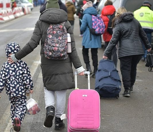 Beskjed til ordførere i Østfold: Menneskerettigheter må ikke bli sparetiltak i kommunene! Ukrainske flyktninger på flukt. Antallet ventes å fortsette å øke i 2023. Foto: Arorae - Own work, CC BY-SA 4.0, https://commons.wikimedia.org/w/index.php?curid=116304633