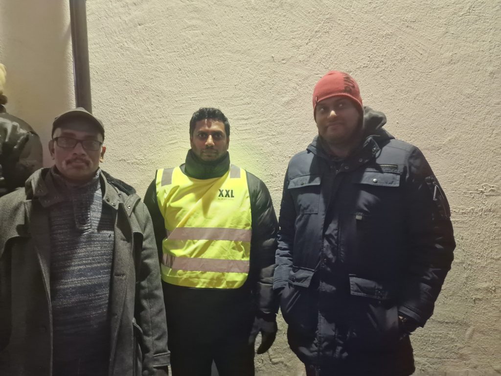 (F.v.) Srikanth Jeyaratnam, Jones Marcus og Piraba kugathasan ønsker endring av ledelsen ved Tamilsk kultursenter Rommen.