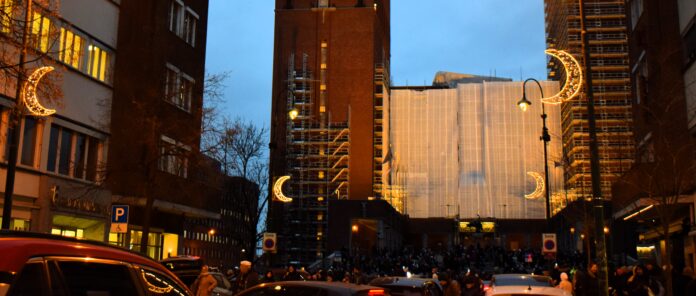 ramadanlys-oslo1003.jpg IV