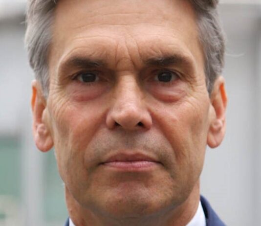 Nederlands nye statsminister lover å stramme inn innvandringen