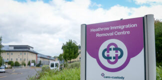 Britisk fengselsombud sjokkert over forholdene i utlendingsinternat