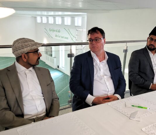 Norges ambassadør i Pakistan bekymret for religionsfriheten