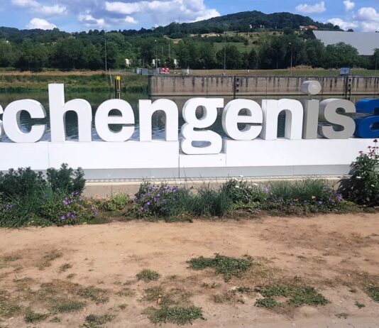 Schengen-striden skjerpes: Nå svarer Spania med egne grensekontroller