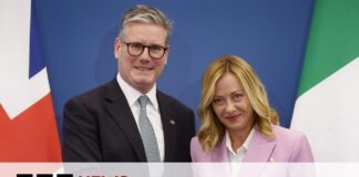 Statsminister Starmer er i Italia for å snakke om flyktningpolitikk