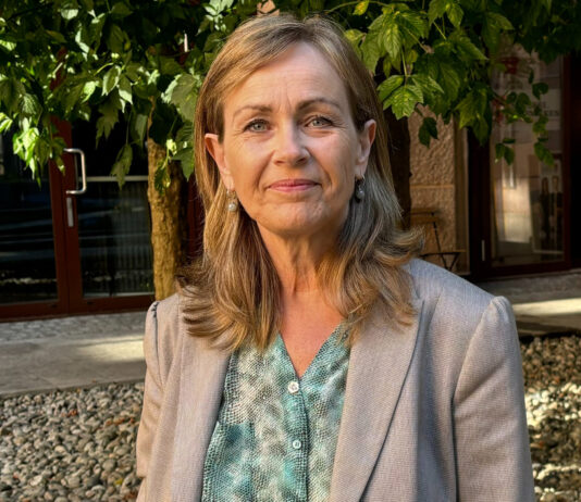 – Vi må ta et kollektivt oppgjør med adopsjon