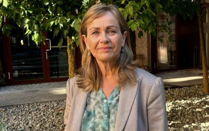 Kristin M Botnmark