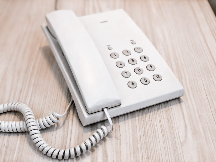 telefon.jpg