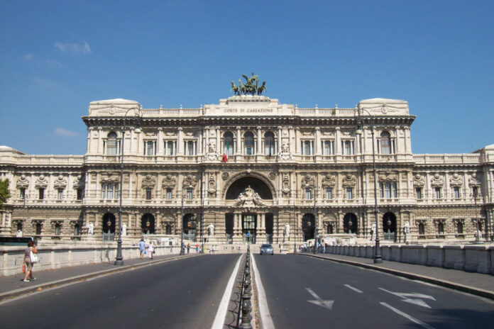 italia-hoeyesterett.jpg