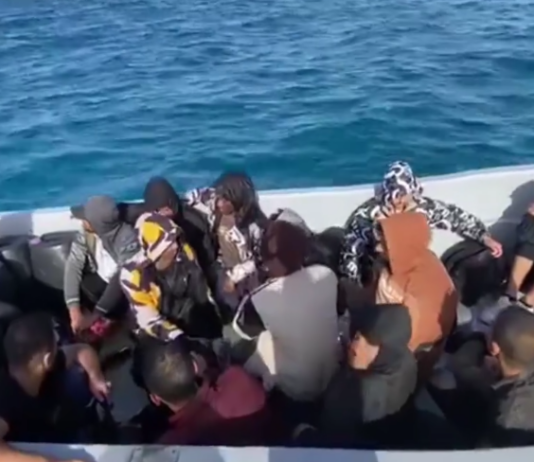 51 døde eller savnet etter migrantbåt kantret utenfor Libya