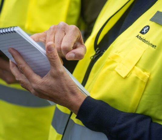 Sverige vedtar omstridt rapporteringsplikt: Offentlig ansatte skal melde fra om papirløse
