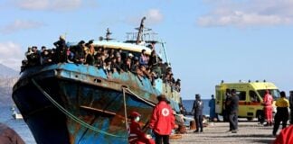Hundrevis av migranter reddet sør for Kreta