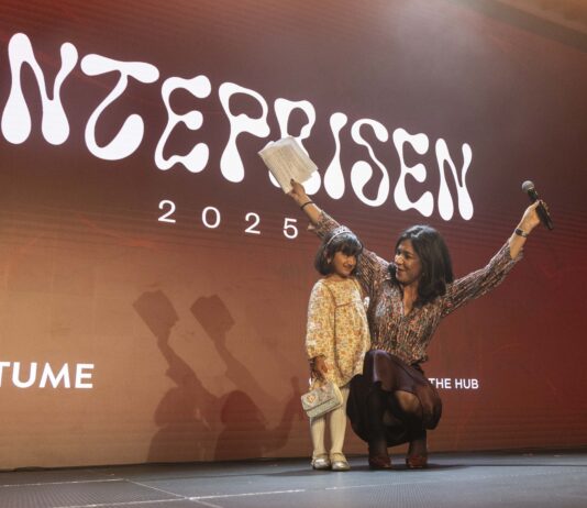 Ayesha Wolasmal vant Jenteprisen