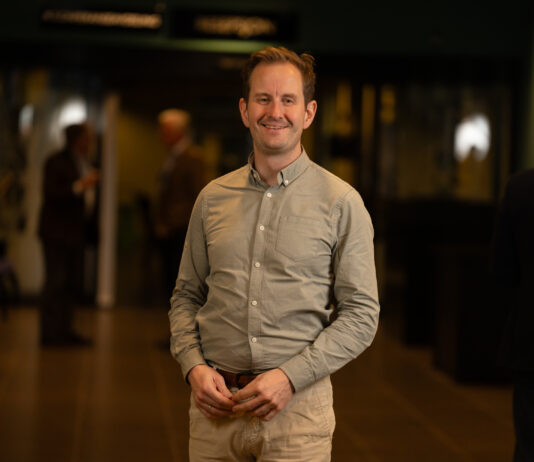Går hardt ut mot integreringspolitikken