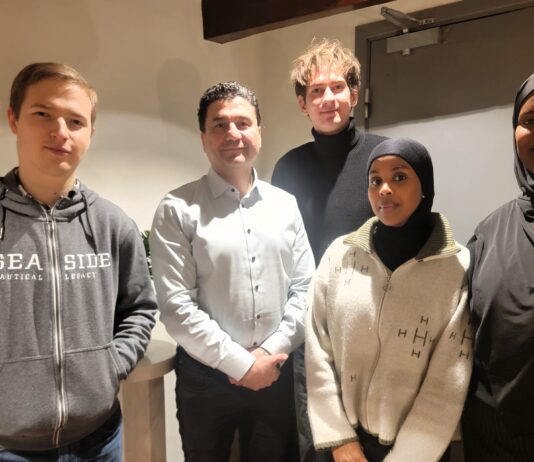 Mentorordning kobler nyankomne unge med trygge voksne: – Mindre ensomhet og bedre språkutvikling