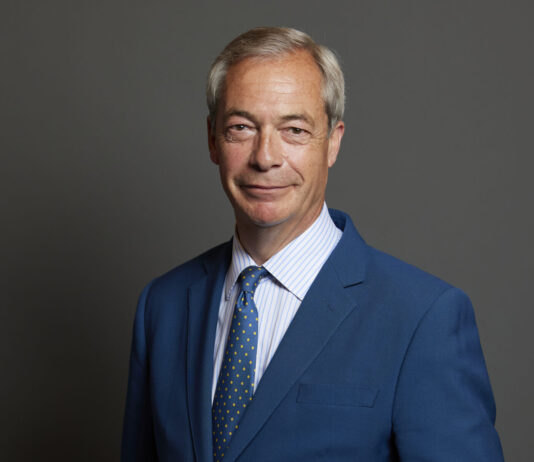 Storbritannia: Reform UK ønsker Ice-lignende innvandringspoliti