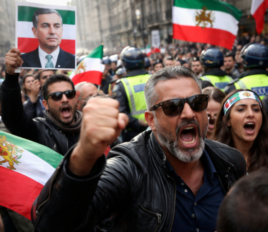 Advarer: Iransk opposisjon tar i bruk autoritære metoder