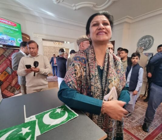 Pakistans ambassadør: – Likestilling er nøkkelen til nasjonal motstandskraft Saadia Altaf Qazi