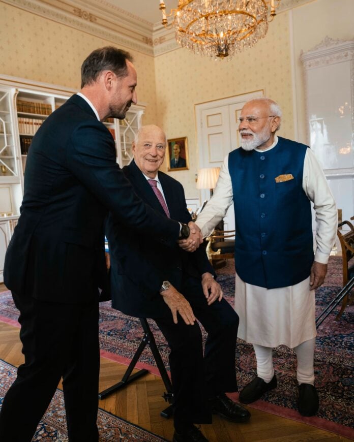 kongen møter modi