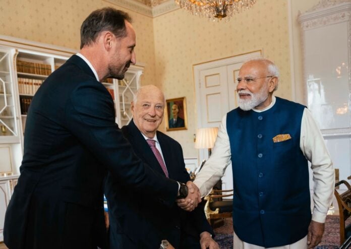 kongen møter modi