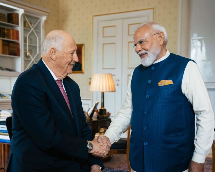 kongen møter modi1