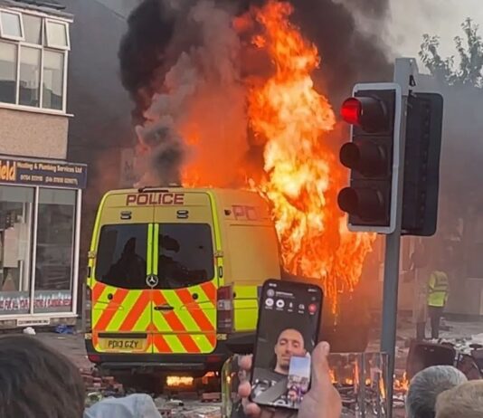 Muslimske ledere vil ha Southport-granskning utvidet til rasistiske opptøyer