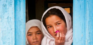 Hazaraer bygger nettverk på tvers av land – unge står mellom Afghanistan og Norden