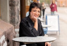 Hun har ikke sett moren på ni år – nå består portrettet av skjermbilder og gurkemeie