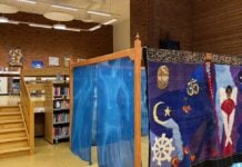 Her skal kristne og muslimer gå fra dør til dør – men hvem er egentlig gjest?