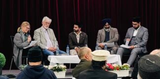 Fire religioner møttes i Ahmadiyya-moskeen: Trenger vi Gud for å gjøre det gode?
