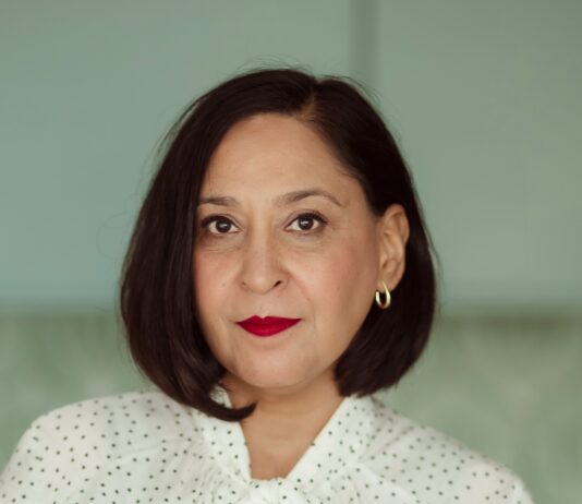 Nazneen tar et oppgjør med historien: – Det er ingenting tilfeldig med hvorfor vi er her