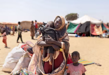 Sudanere samles foran regjeringen i dag: – Stopp krigen i Sudan